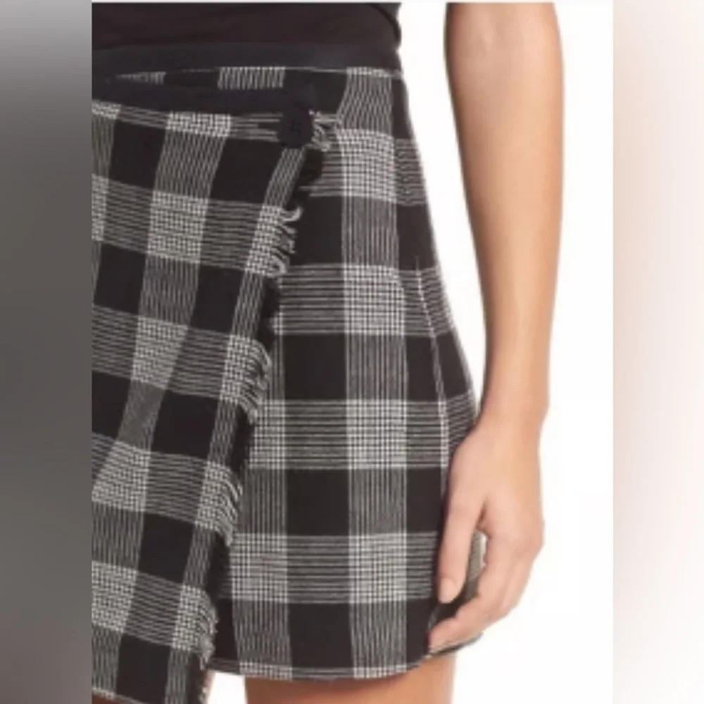 Madewell Women’s Wool Blend Black and White Plaid Wrap Mini Skirt, Size 4 - Picture 3 of 11
